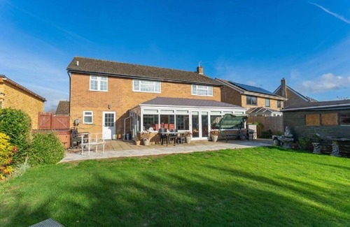 Bicester Villa | Kennedy Villa