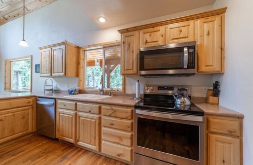 Meadow View Heights Apartment | Kenner Retreat! Fire Pit!