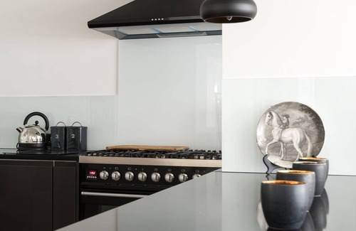 Bishop's Apartment | Kennington Road by onefinestay