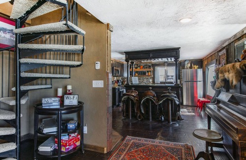 Jefferson House | Kenosha Pass Ranch -Home Base for Adventures-perfect for groups and families!