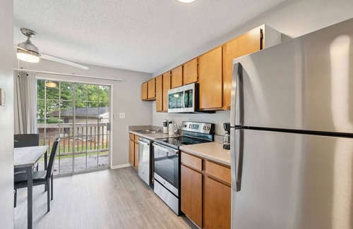 Decatur Apartment | Kenridge Apartments 1950 I Spacious 2 Bed 2 Bath