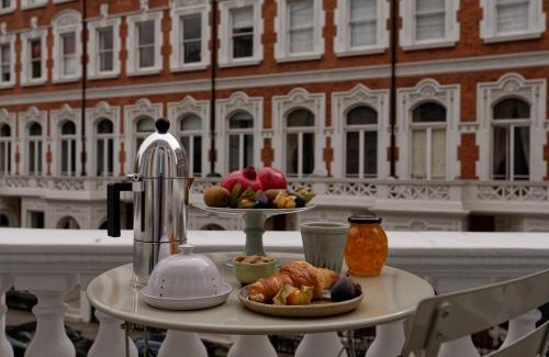 Queen's Gate Apartment | Kensington Apartments by Kirei House