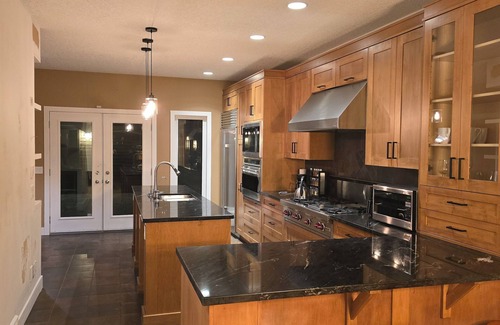 West Hillhurst House | Kensington Area 10 Mins To Downtown! Clean and friendly! Temporary stays!