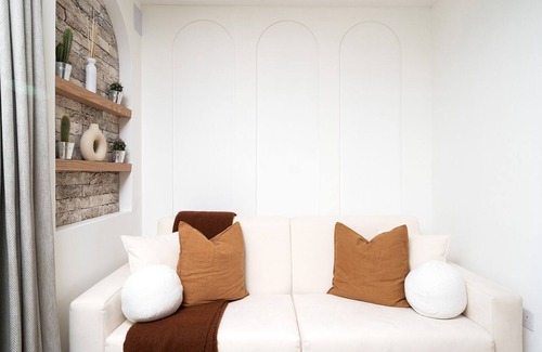 Earl's Court Apartment | Kensington Cosy & Modern Studio Flat, Cromwell Road.