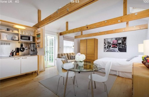 West Kensington Cottage | Kensington Garden studio cottage
