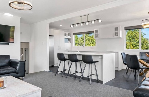 Richmond Heights House | Kensington Gem-Family Getaway in the heart of Taupo
