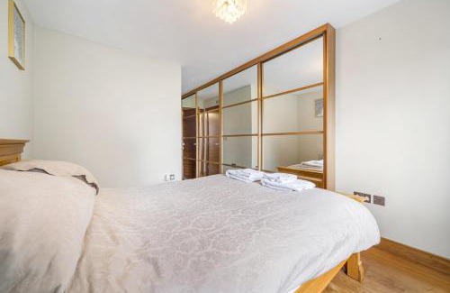 Abingdon Apartment | Kensington Haven 3-Bed, 3-Bth Flat
