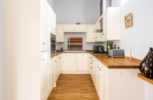 Bath Apartment | Kensington Heights