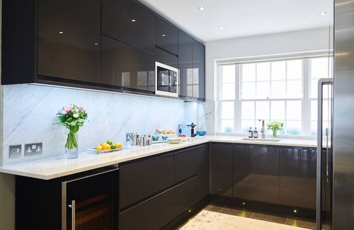 Campden House | KENSINGTON MEWS, LONDON - Chic and Modern 4 Bedroom, 3 Bathroom House
