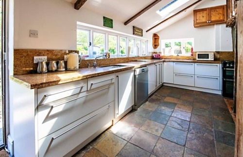 Sittingbourne Cottage | Kent - Malt House Beautiful Tudor Cottage