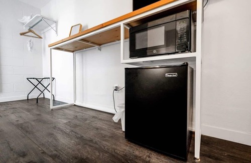 Kenton House | Kenton Hotel Snow Suite * Monthly Rates