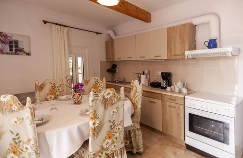 Vizari House | Kentrochori Mountain View House