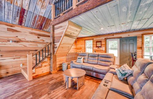 Hadley Apartment | Kentucky Cabin Retreat with Covered Porch and Views