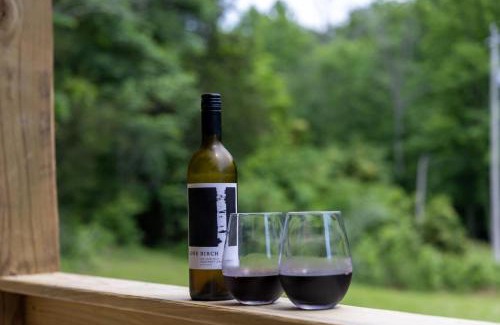 Jamestown House | Kentucky Coal Cabin 2 min from Lake Cumberland
