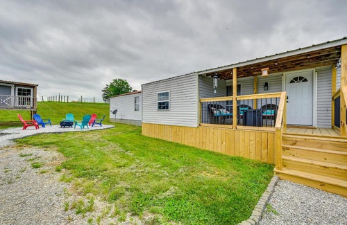 Brownsville House | Kentucky Vacation Rental Half-Mi to Mammoth Cave!