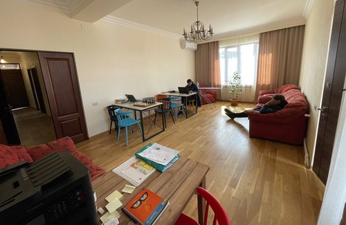 Kentron House | Kenut Hostel