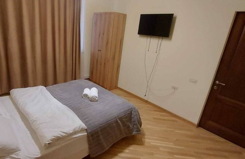 Kentron House | Kenut Hostel