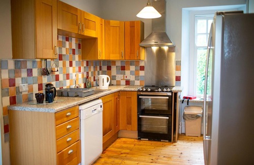 Dinas Cross Cottage | Kenvor, Newport - Four Bedroom Cottage, Sleeps 8
