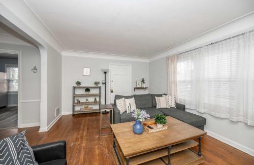 Roselawn Finance House | Kenwood Keys 1 - Cozy Stay for 6