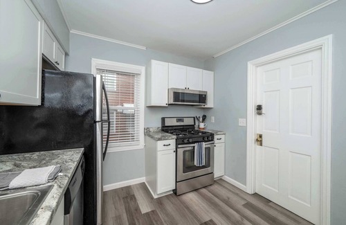 Roselawn Finance Condo | Kenwood Keys 1 – Cozy Stay for 6