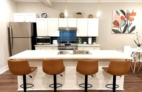 Port Wentworth Apartment | Kenzie’s Place | Luxe King Beds | Cozy | Modern