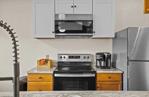 Seneca Cabin | Keowee Cove Dock & Lake Views!