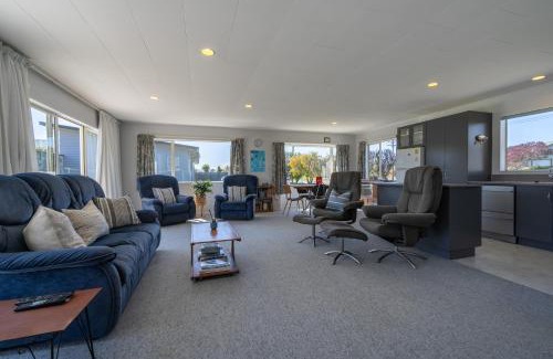 Te Anau House | Kepler Retreat - Te Anau Holiday Home