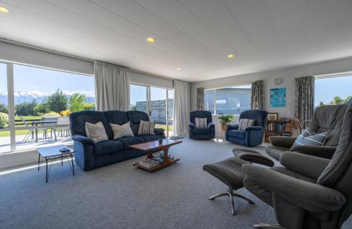 Te Anau House | Kepler Retreat - Te Anau Holiday Home