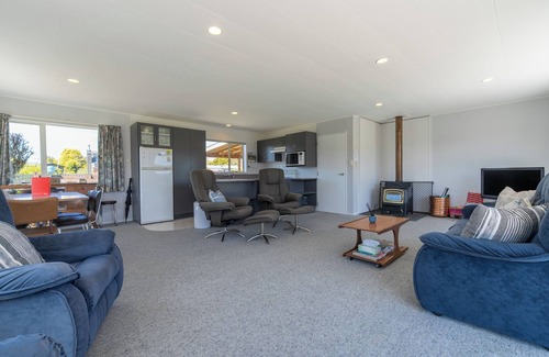 Te Anau Cottage | Kepler Retreat - Te Anau Holiday Home