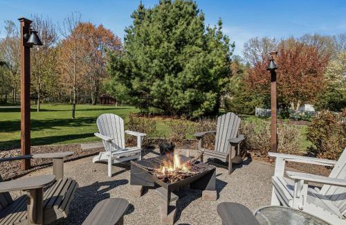Saugatuck House | Keppel Cove