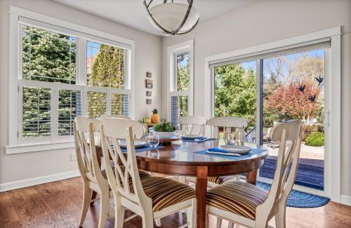 Saugatuck House | Keppel Cove