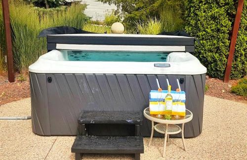 Saugatuck House | Keppel Cove