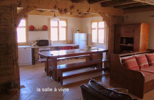 Saint-Pierre-dels-Forcats Ski Chalet | Ker Bela Bartok -Chalet-Family-Mountain view-Ensuite with Bath