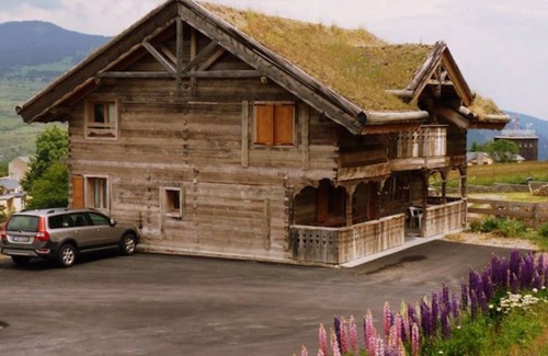 Saint-Pierre-dels-Forcats Ski Chalet | Ker Bela Bartok -Chalet-Family-Mountain view-Ensuite with Bath