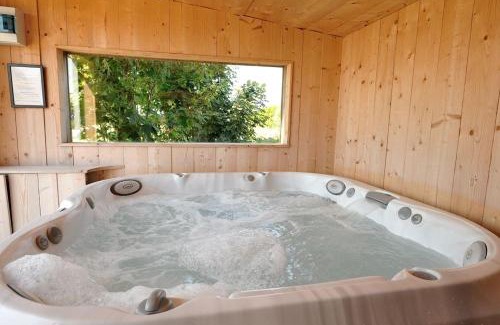 Plourin House | Ker Gana Sauna, jacuzzi, poêle à bois