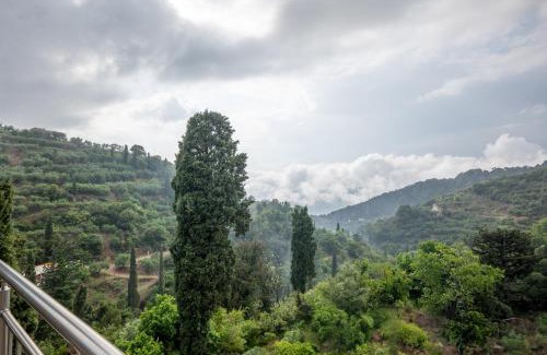 Ano Kera House | Kera valley house