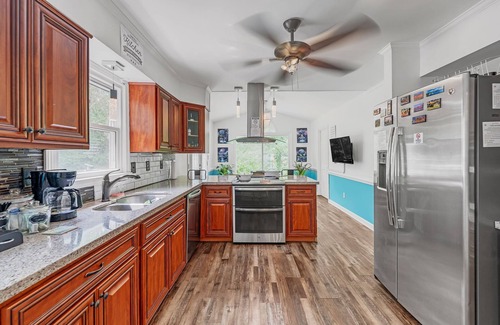Kernersville House | Kernersville: King Beds Hot Tub Fire Pit Arcade