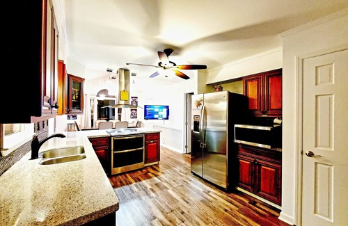 Kernersville House | Kernersville Hot Tub Pool Arcade Gym Wifi Coffee
