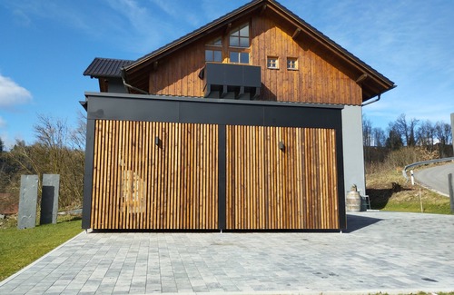 Hauzenberg Apartment | Kernsanierte Hochwertige Ferienwohnung mit Privatsauna in der Nähe von Passau