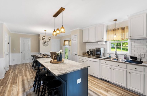 Henderson House | Kerr Lake Escape