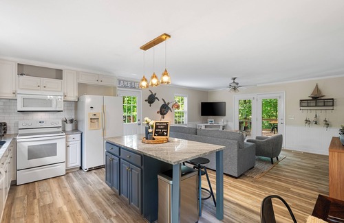 Henderson House | Kerr Lake Escape