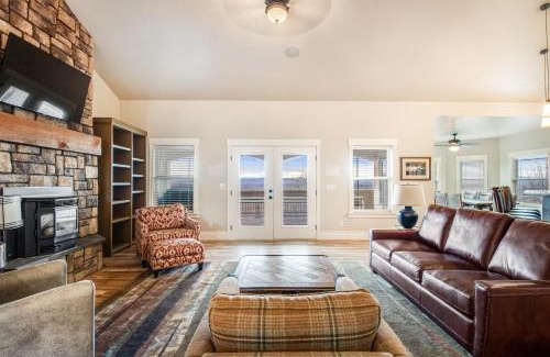 Canyon County House | Kerry Hill Manor