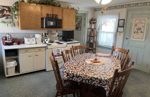 Milford Apartment | Kessler Apartment - Welcoming apt in rolling hills close to Dreams Park
