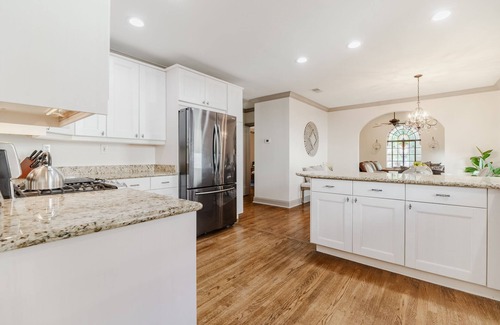 Kessler House | Kessler Park Retreat - Walking distance to Bishop Arts District