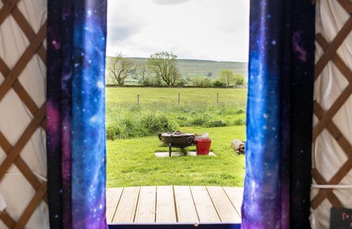 Hawes House | Kestrel Yurt sleeps up to 6 guests with hot tub and views across Wether Fell