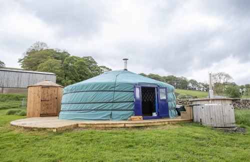 Hawes House | Kestrel Yurt sleeps up to 6 guests with hot tub and views across Wether Fell