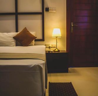 Kalagedihena Hotel | Kethumathiya Banquet Hall, Pub & Restaurant