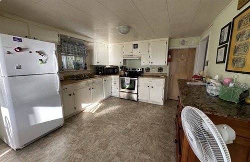 Town of Milo Cottage | Keuka Lake East Side Cottage with walk in beach