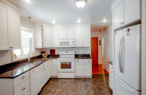 Branchport House | Keuka Lake Retreat with Lake Front and Land! Close to Penn Yan and Hammondsport!