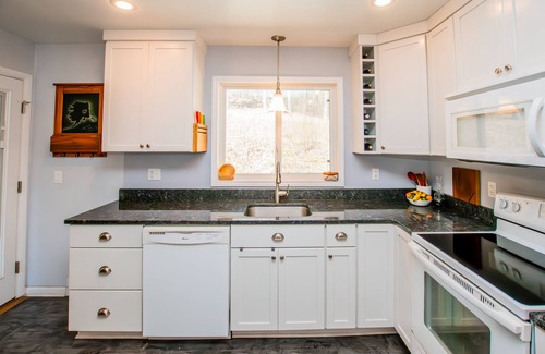 Branchport House | Keuka Lake Retreat with Lake Front and Land! Close to Penn Yan and Hammondsport!